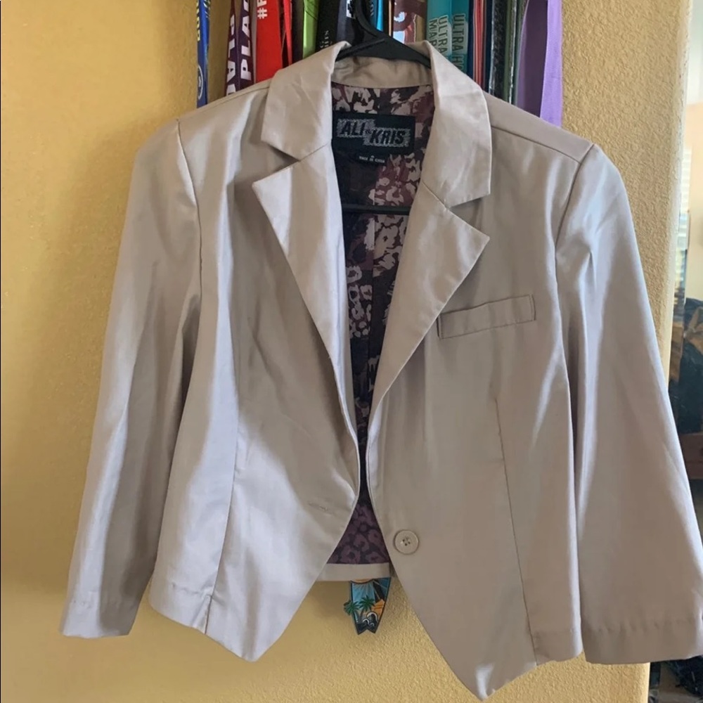 Ali & kris blazer size small